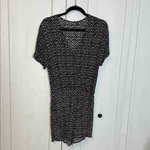 Orb Black and White Patterned Women's Romper - Med -vNeck - pockets